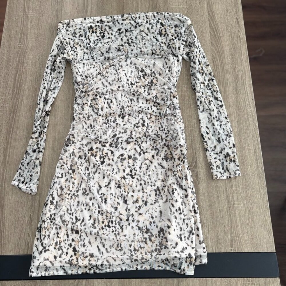 Abercrombie & Fitch Off-the-Shoulder Bodycon Dress – Size M